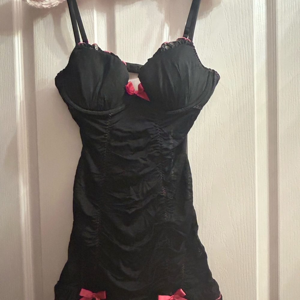 💕PrettyLittleThing Black Lace Negligee💕